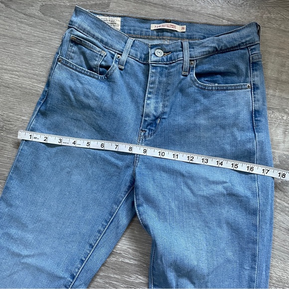Levi’s 724 Excellent Condition, Straight Leg High Rise Jeans - Picture 3 of 5